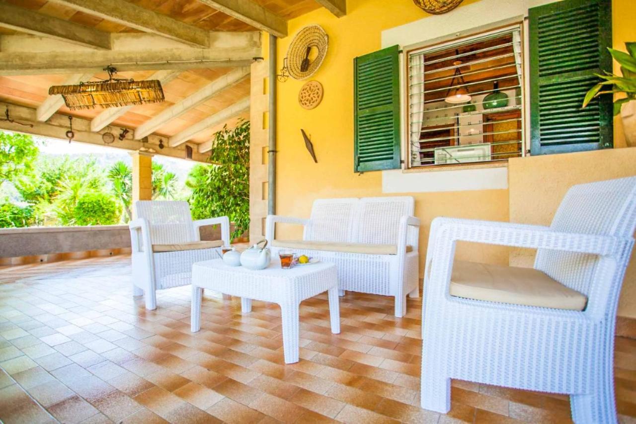 Llarg Villa *